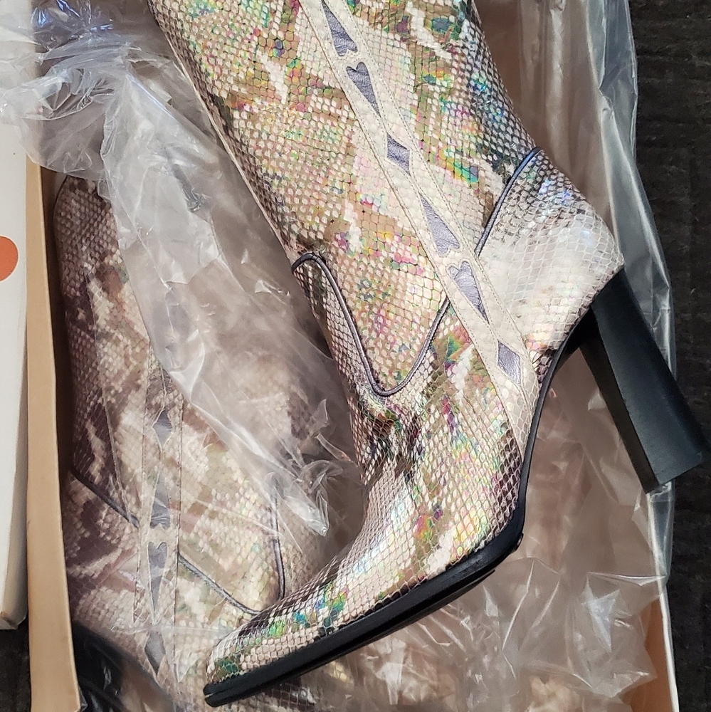 Cole Haan New vintage snakeskin boots